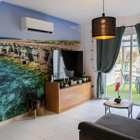 Semesterbostad Maya *